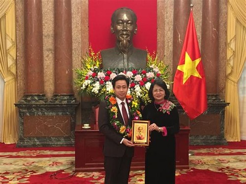 Phó Chủ tịch nước Đặng Thị Ngọc Thịnh: Tương lai đất nước nằm trên vai thế hệ trẻ  - ảnh 1